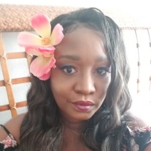 Meet your Posher, Chinyere